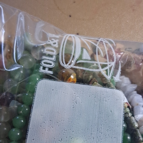 Full Quart Bag Lot of Mostly Gemstone Beads And 2 Packs of Seed Beads - Picture 8 of 11